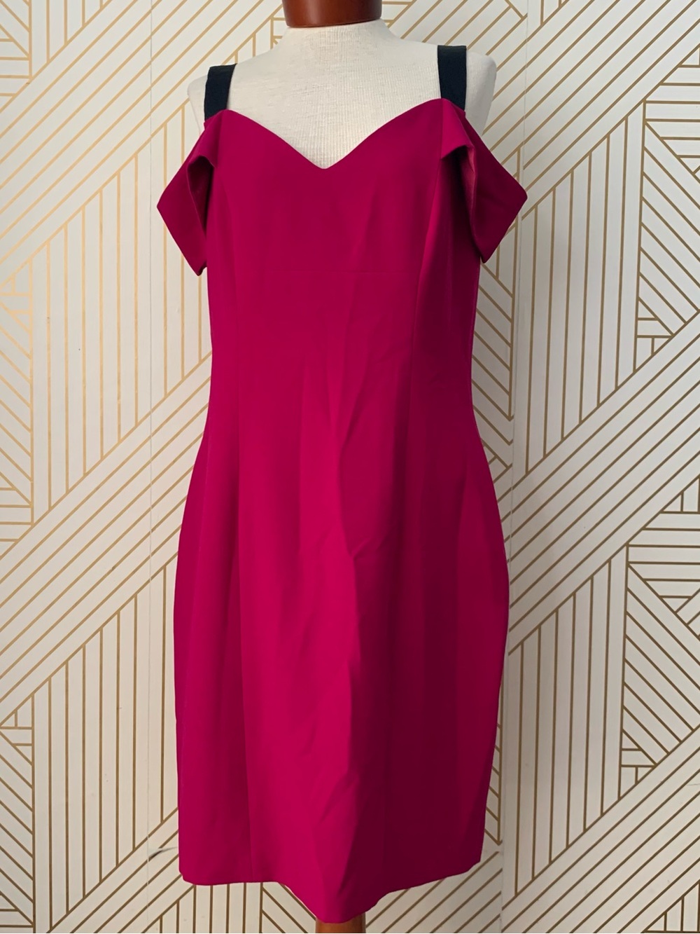 Slate & Willow Bella Vida V neck cold shoulder cut out Sheath Dress magenta 14